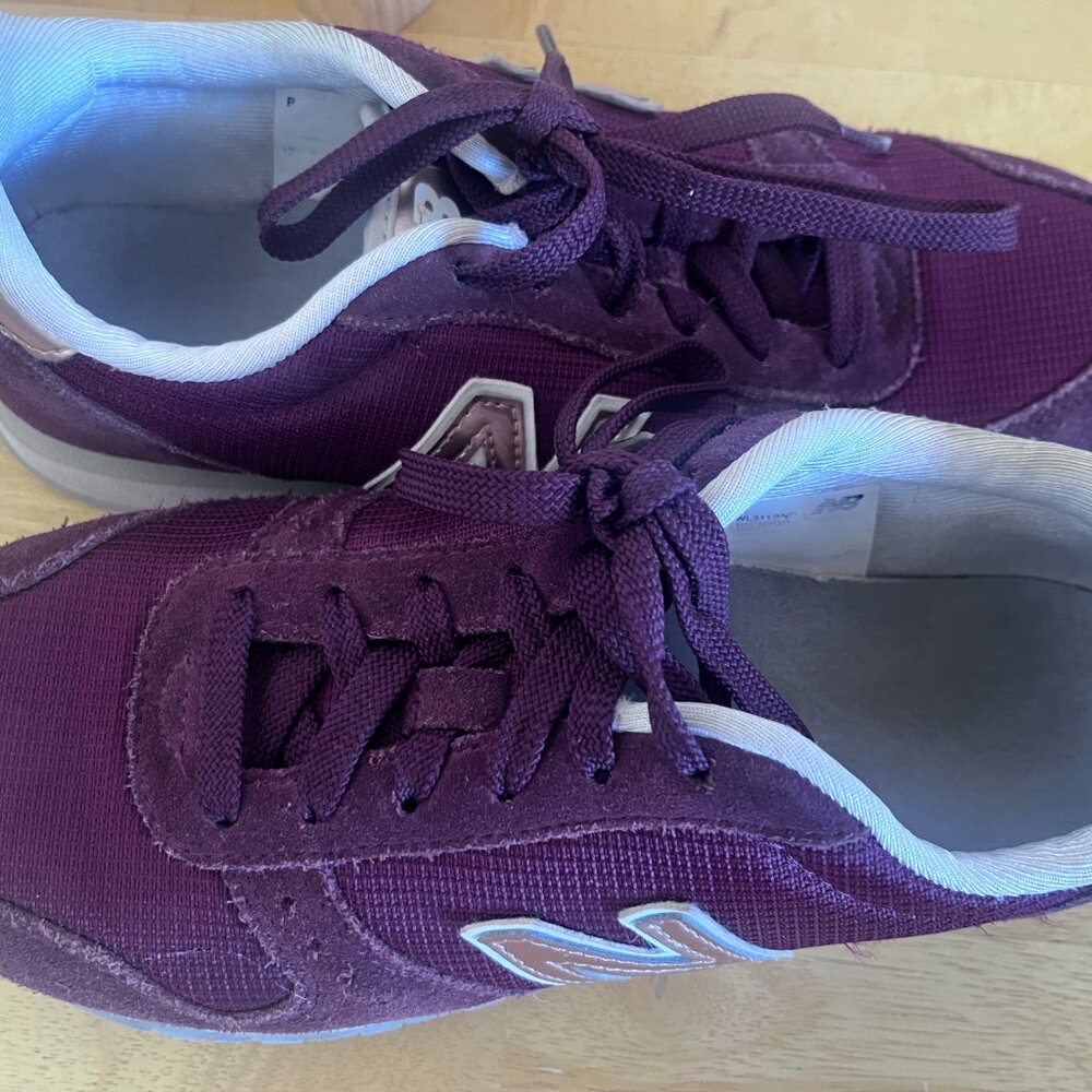 New Balance - Picture 2 of 3